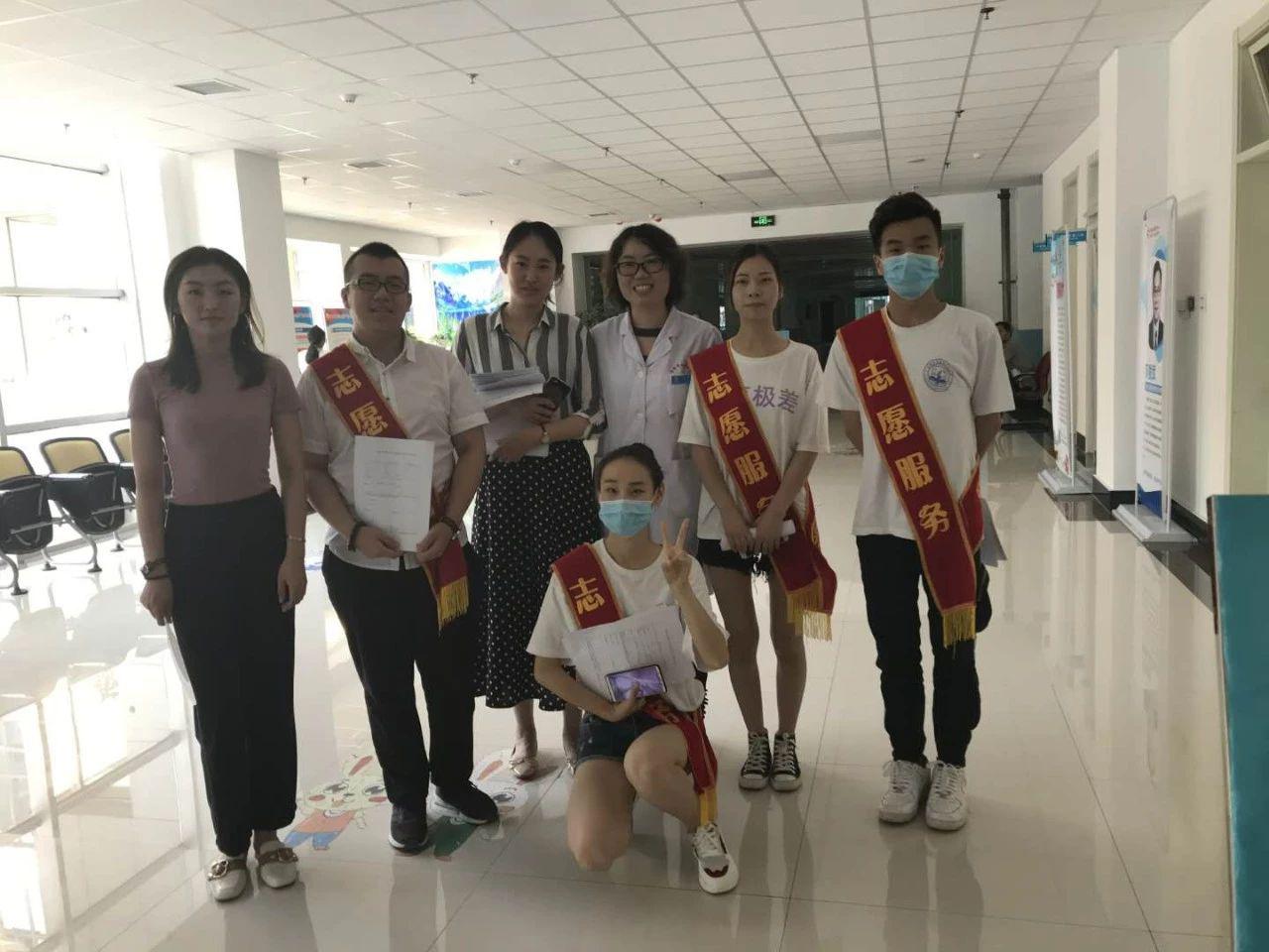 志愿者大合影.jpg 志愿者大合影.jpg